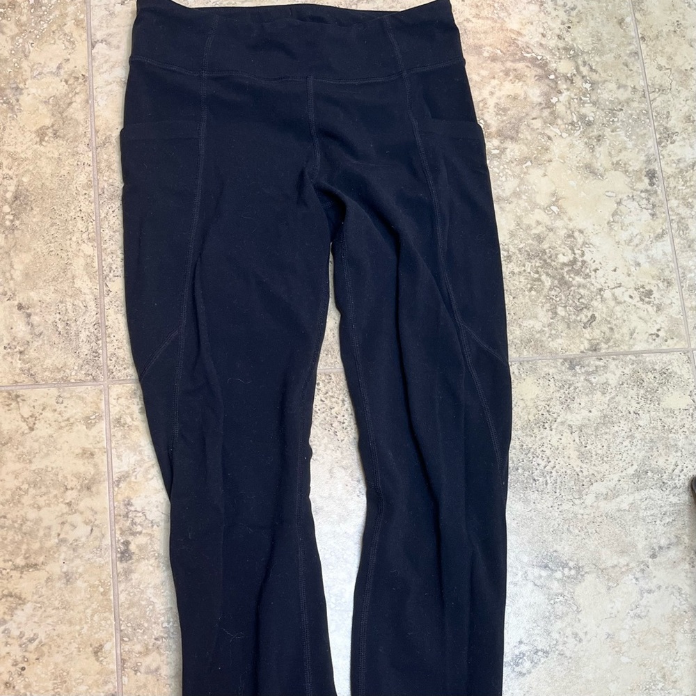 Athleta Girl black leggings with pockets!!